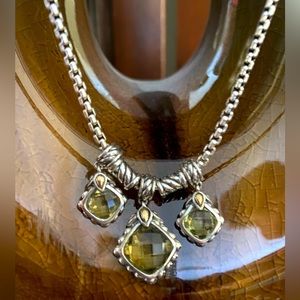 Beautiful necklace with 3 peridot color stones (August Birthstone).
